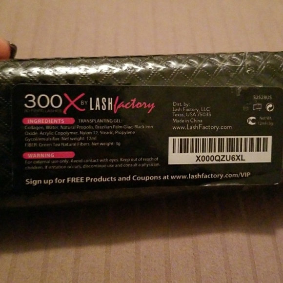 Brand new sealed 300 X lash factory 3-D lashes - Picture 2 of 2